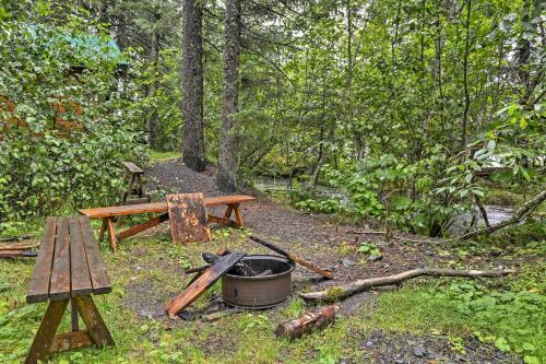 Quaint Seward Studio Cabin On Scenic Salmon Creek!