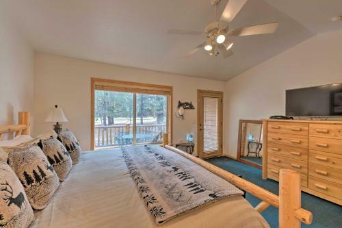 Pinetop Golf Course Home With Furnished Deck!