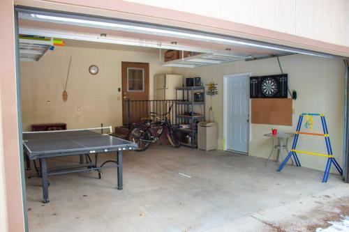 Spacious Pinetop Cabin With Deck, 1 Mi To Golf!