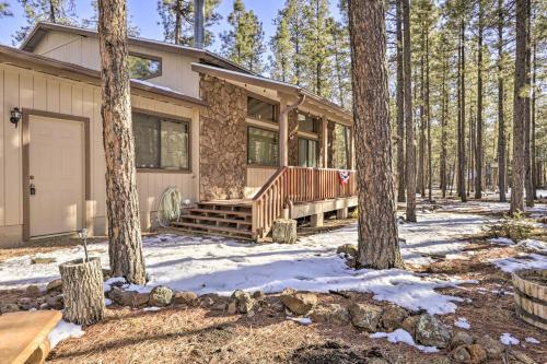 Spacious Pinetop Cabin With Deck, 1 Mi To Golf!