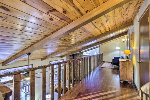 Spacious Pinetop Cabin With Deck, 1 Mi To Golf!