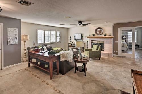 Zen Desert Oasis With Lake View, 1 Mi To Beach!