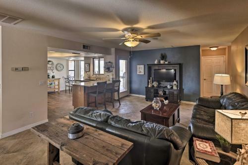 Zen Desert Oasis With Lake View, 1 Mi To Beach!
