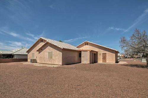 Peaceful Fort Mohave Home 6 Miles Colorado River!
