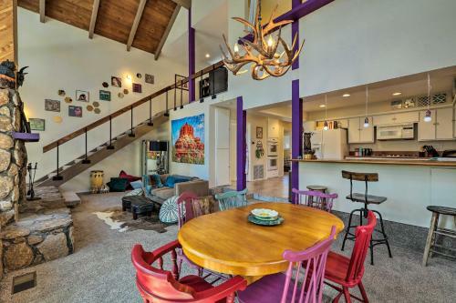 Flagstaff Cabin With Large Deck And Fenced Yard!
