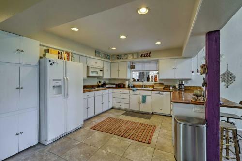 Flagstaff Cabin With Large Deck And Fenced Yard!