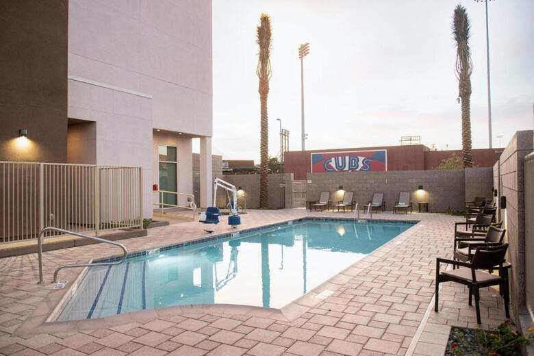 Hotel Courtyard By Marriott Mesa At Wrigleyville West
