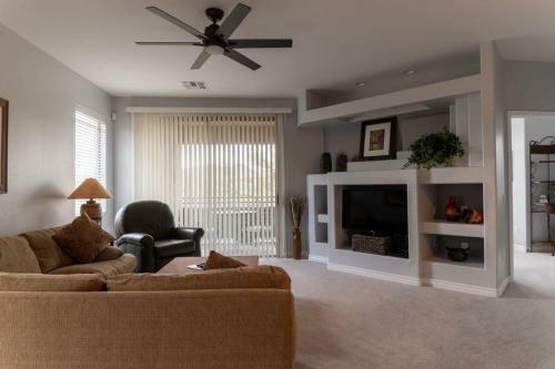 Sunset Sanctuary 3br By Casago
