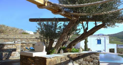 Villa Tripotamos