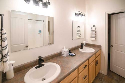 Modern Retreat With View, 9 Mi To Wahweap Beach