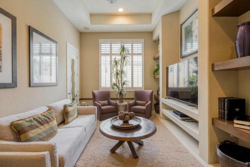 All-suite Home Located In North Phoenix Home