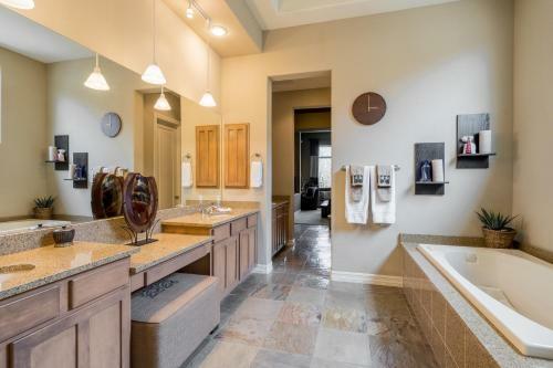 All-suite Home Located In North Phoenix Home