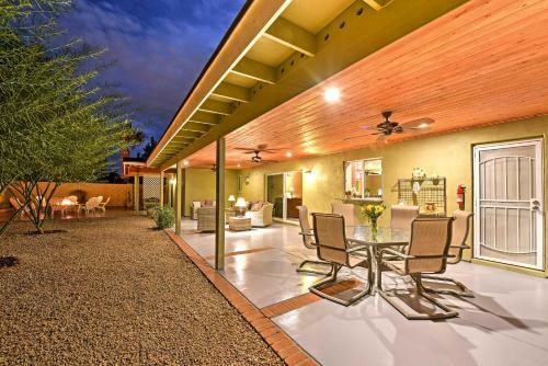 Phoenix House With Patio - 1 Block To Public Transit!