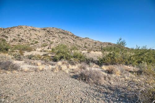 Quiet Desert Refuge With Mtn Views - Walk To Trails!