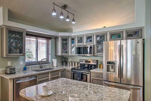 Modern Phoenix Oasis With Heated Pool, Patio And Grill