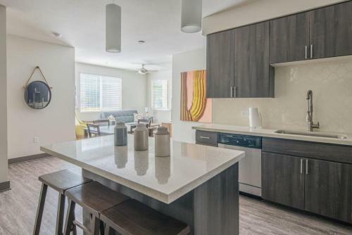 Apartamento Wanderjaunt - Chic Central Phoenix Apts