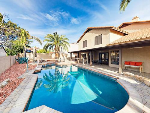 Inviting Central Scottsdale Stunner Home