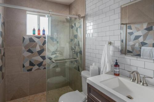 Sleek 2br Phoenix Townhome By Wanderjaunt