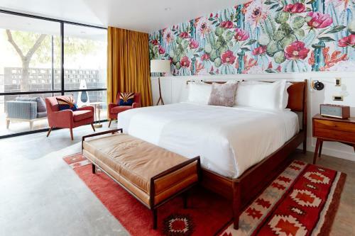 Hotel Rise Uptown