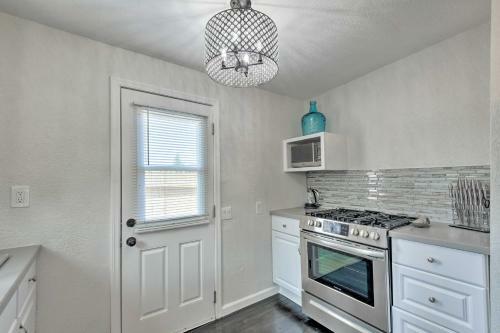 Cozy Cottage With Patio 2 Mi To Downtown Phoenix!