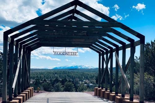 Cosmopolitan Cabin With Mtn View, 1 Mi To Pine!