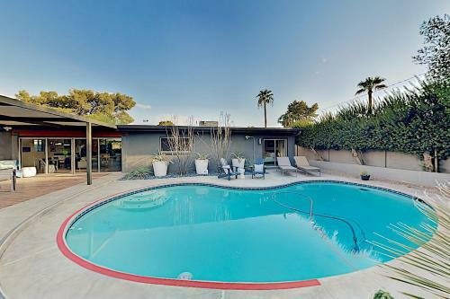 Parkcrest Home With Pool & Firepit - Near Old Town! Home