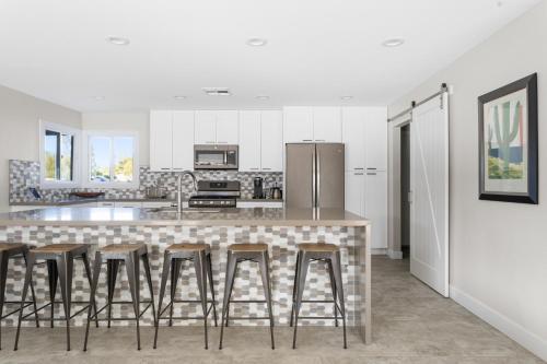 Close To Old Town - Pool - Renovated Home