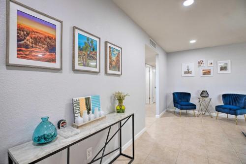 Modern Scottsdale Home With Pool, Games And Patio