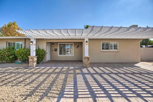 Modern Scottsdale Home With Pool, Games And Patio
