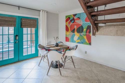 Spacious 4br Townhome In Scottsdale By Wanderjaunt