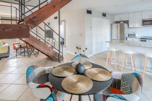 Spacious 4br Townhome In Scottsdale By Wanderjaunt