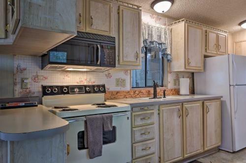Show Low Home With Deck And Grill - 13 Mi To Hon-dah!