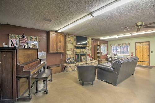 Show Low Home With Deck And Grill - 13 Mi To Hon-dah!