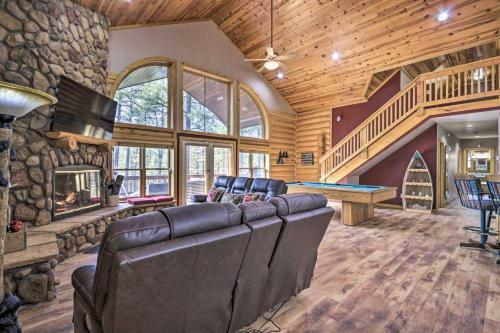 Luxury Show Low Cabin With Furnished Deck