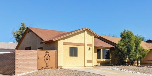 Family Home With Fire Pit, Walk To Golf Course And Park