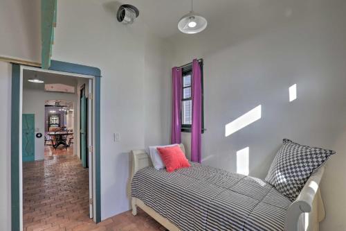 Contemporary Home With Yard - Walk To Uarizona!