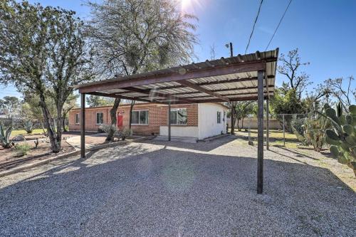 Family-friendly Escape Downtown Tucson 4 Mi!