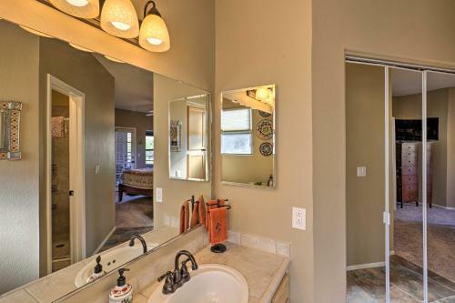 Apartamento Serene Desert Escape With Resort-style Perks!