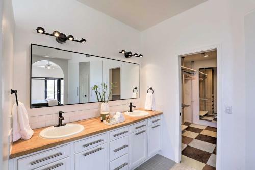 Secluded Tucson House With Pool - 18 Mi To Ua!