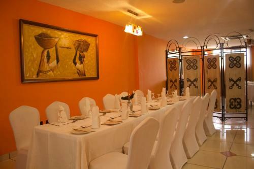 Oak Plaza Hotels East Airport
