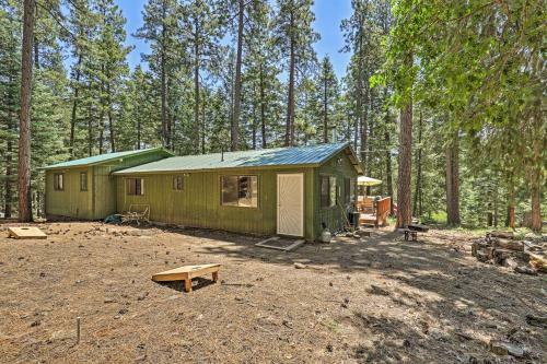Wooded Prescott Cabin With Private Deck And Grill!