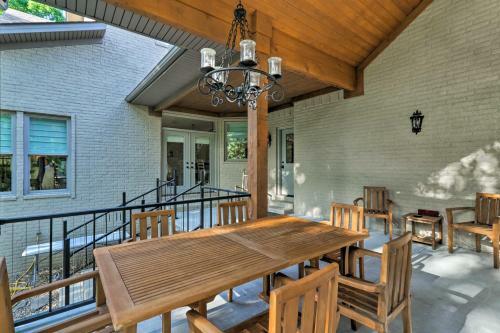 Upscale Lake Retreat With Boat Slips On Greers Ferry!