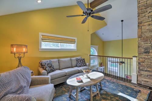 Upscale Lake Retreat With Boat Slips On Greers Ferry!