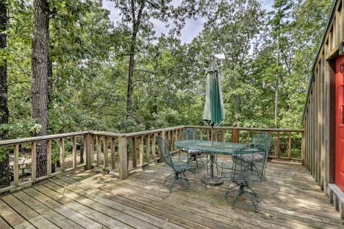 Greers Ferry Lake Home With 2 Decks, Bbq And Fire Pit!