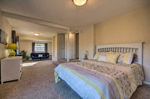 Fisherman-friendly Bull Shoals Home On Lake!