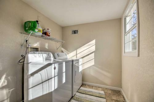 Fisherman-friendly Bull Shoals Home On Lake!
