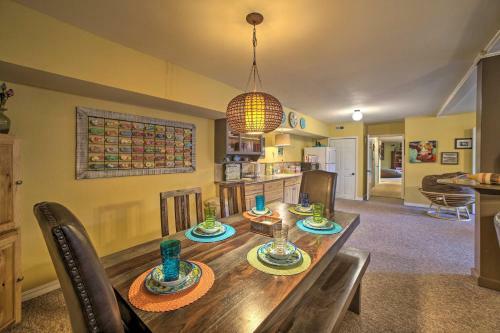 Lakefront Retreat With Dock And Beach 2 Miles To Golf