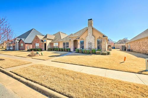 Upscale Pet-friendly Townhome Private Patio