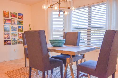 Beck H?us 3 Br Near Ua Ce?tral Location!