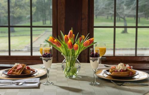 Hilltop Manor B&B